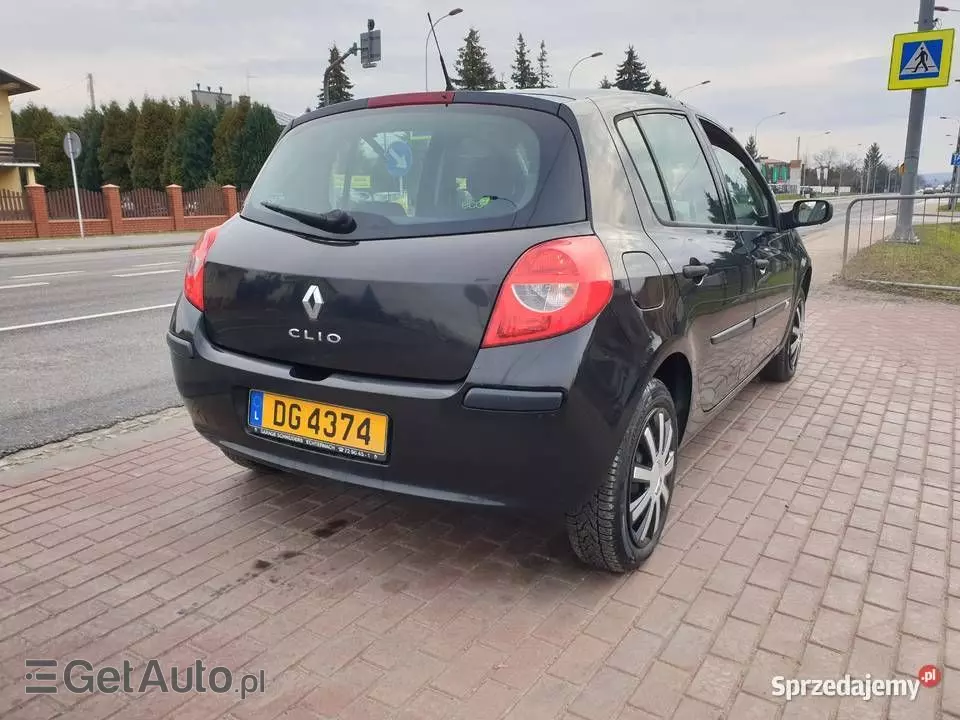 RENAULT Clio 