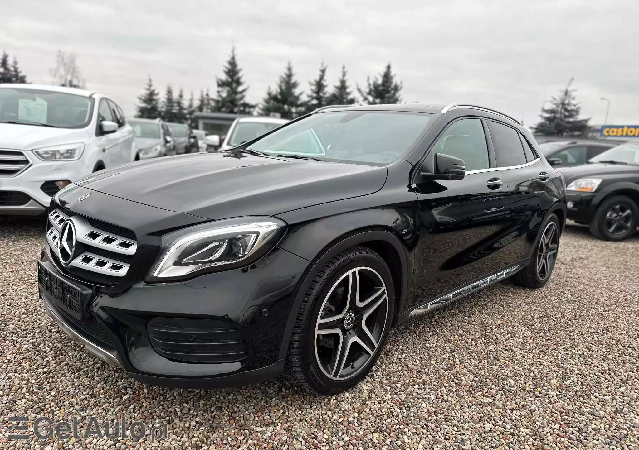 MERCEDES-BENZ GLA 180 7G-DCT AMG Line