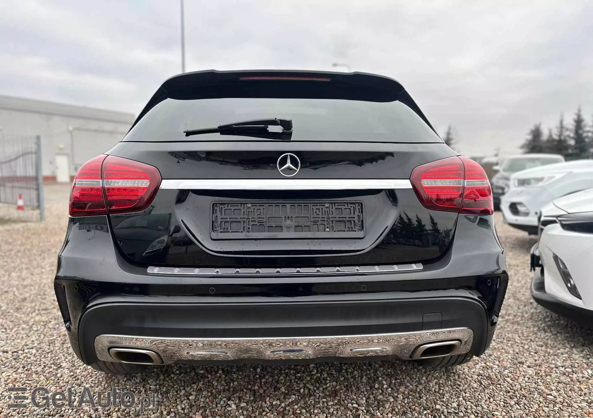 MERCEDES-BENZ GLA 180 7G-DCT AMG Line