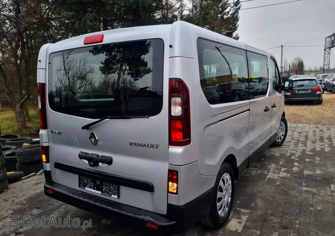 RENAULT Trafic 