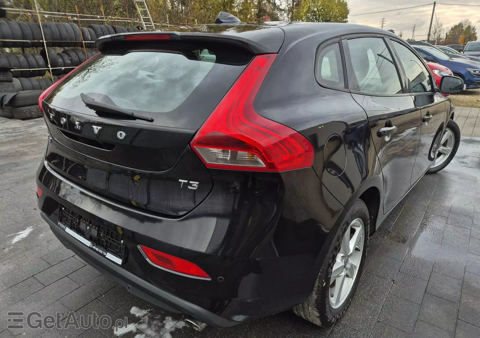 VOLVO V40 