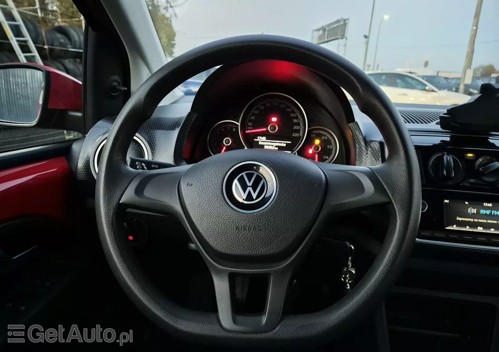 VOLKSWAGEN Up! 