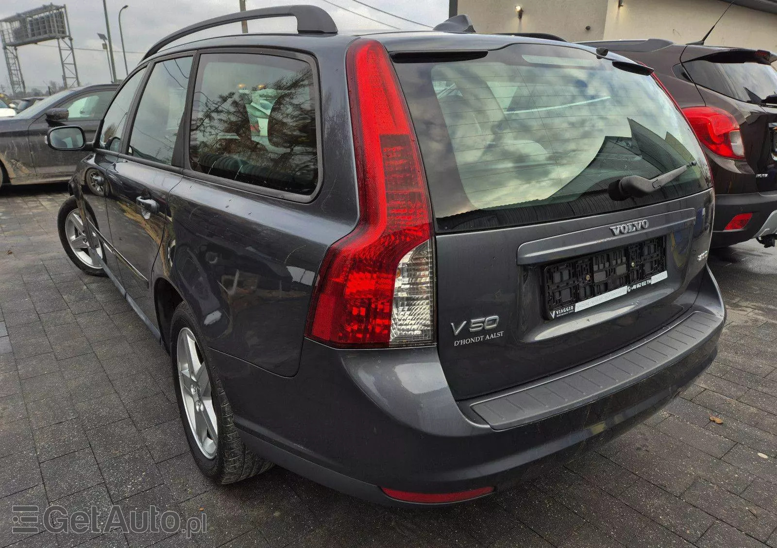 VOLVO V50 