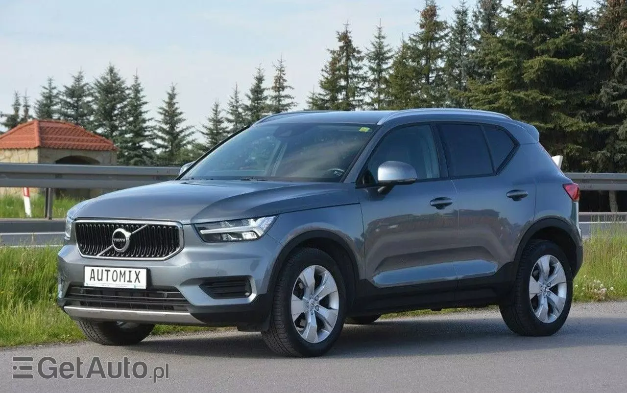 VOLVO XC 40 D3 Momentum Pro