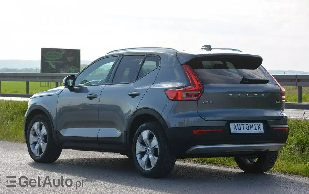 VOLVO XC 40 D3 Momentum Pro