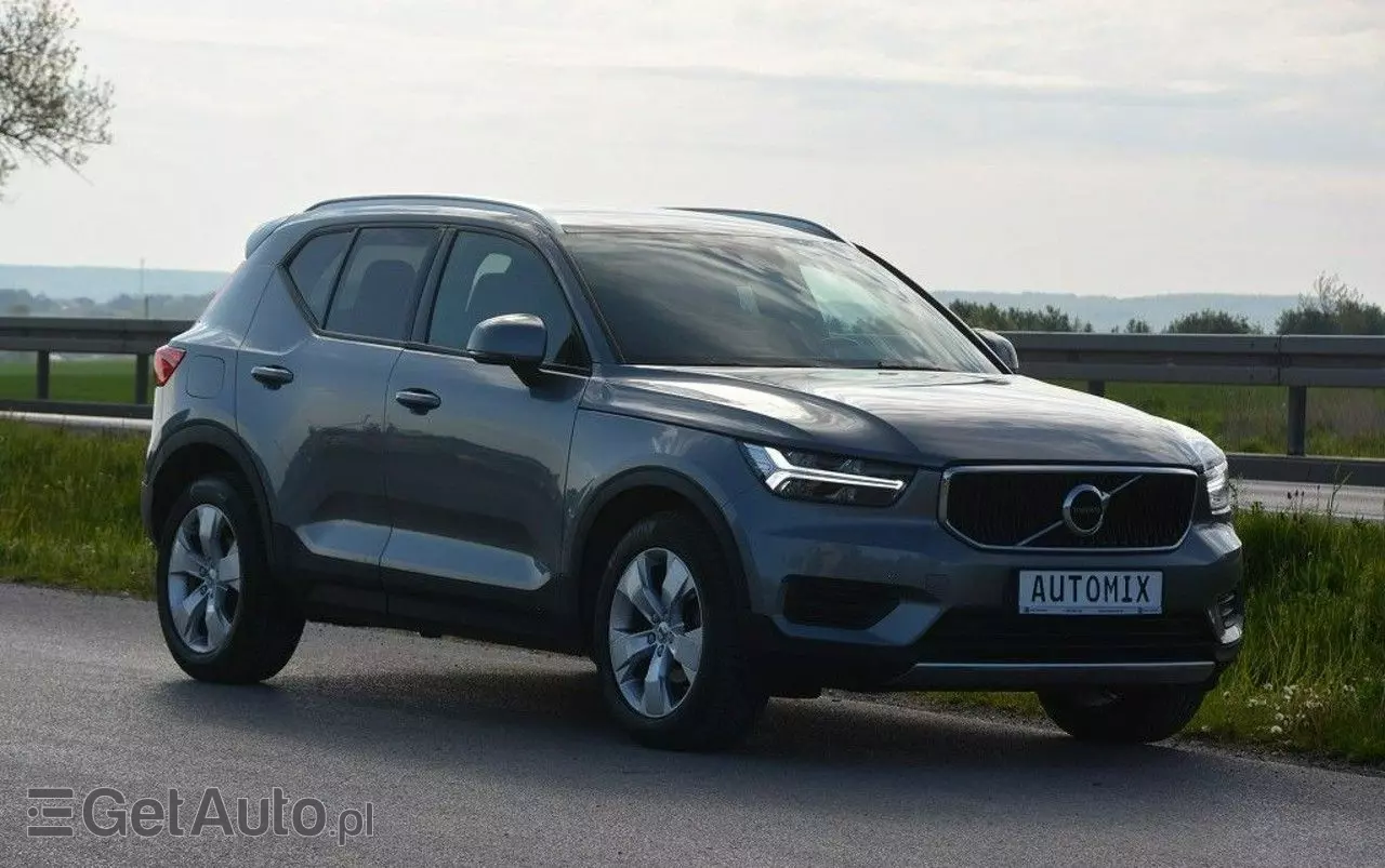 VOLVO XC 40 D3 Momentum Pro