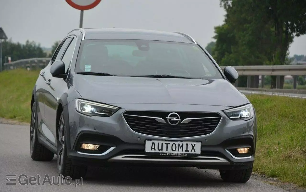 OPEL Insignia Sports Tourer 2.0 Direct Inj Trb 4x4 Innovation