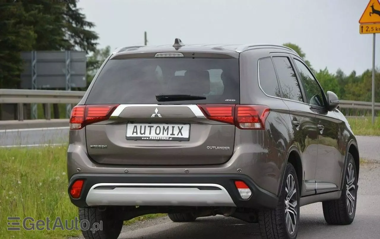 MITSUBISHI Outlander 2.2 DI-D Instyle SDA 4WD