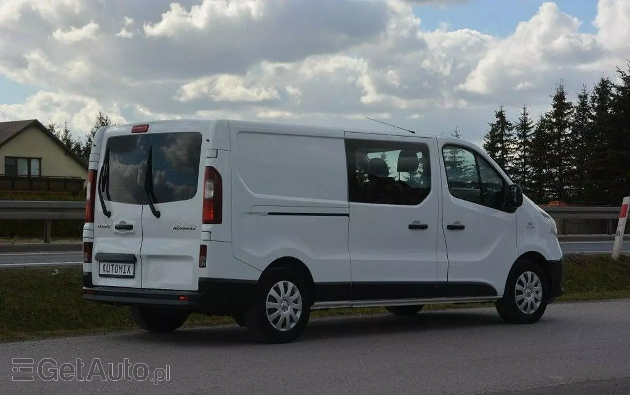 RENAULT Trafic 