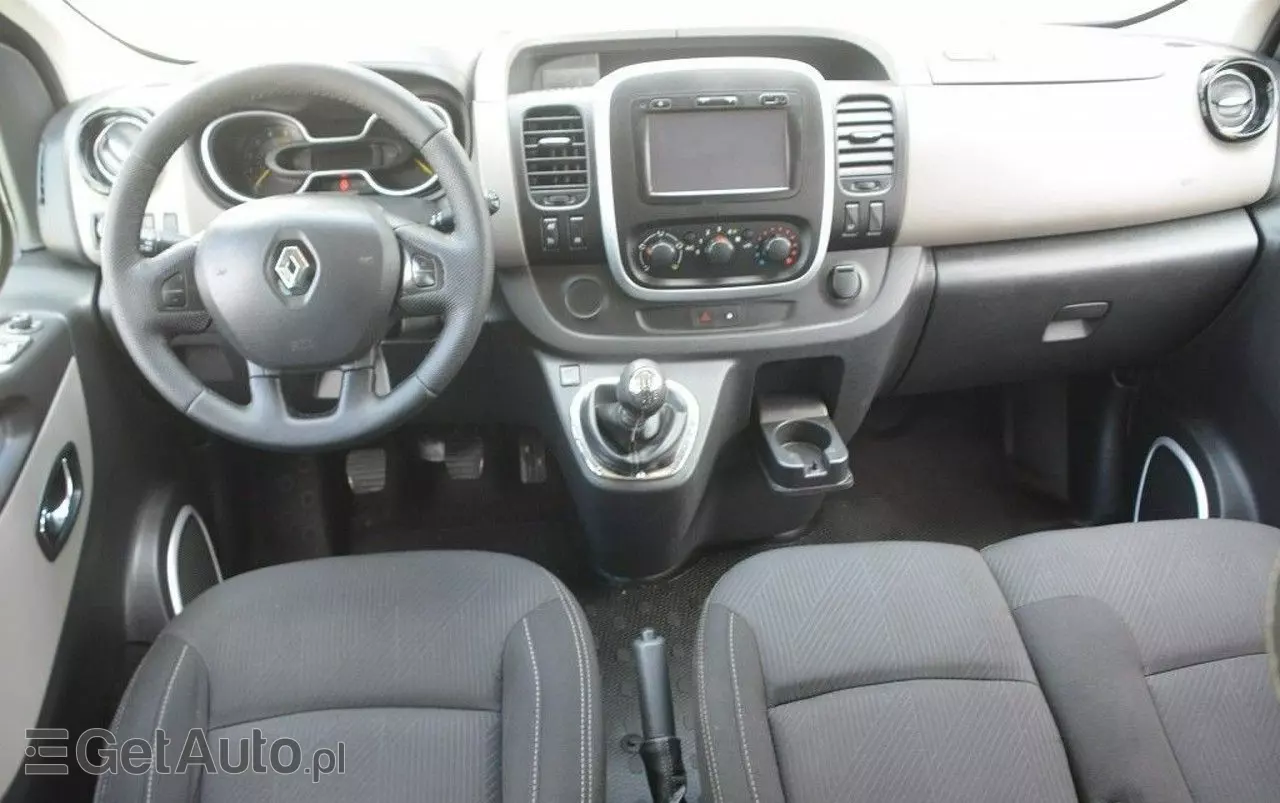 RENAULT Trafic 