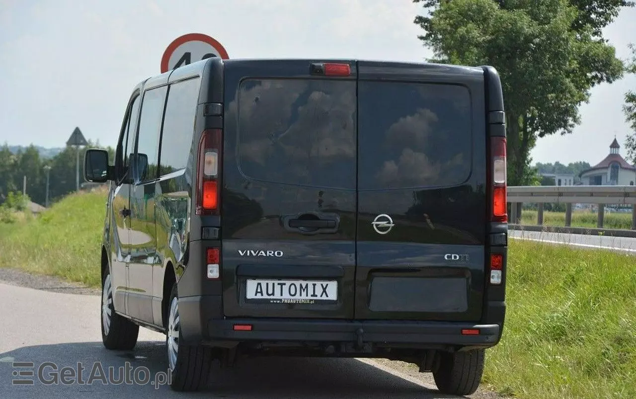 OPEL Vivaro 