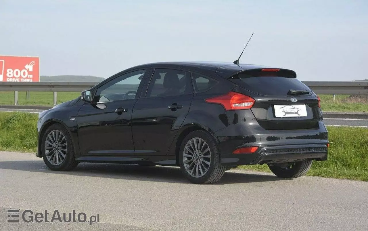 FORD Focus 1.0 EcoBoost ST-Line Black ASS