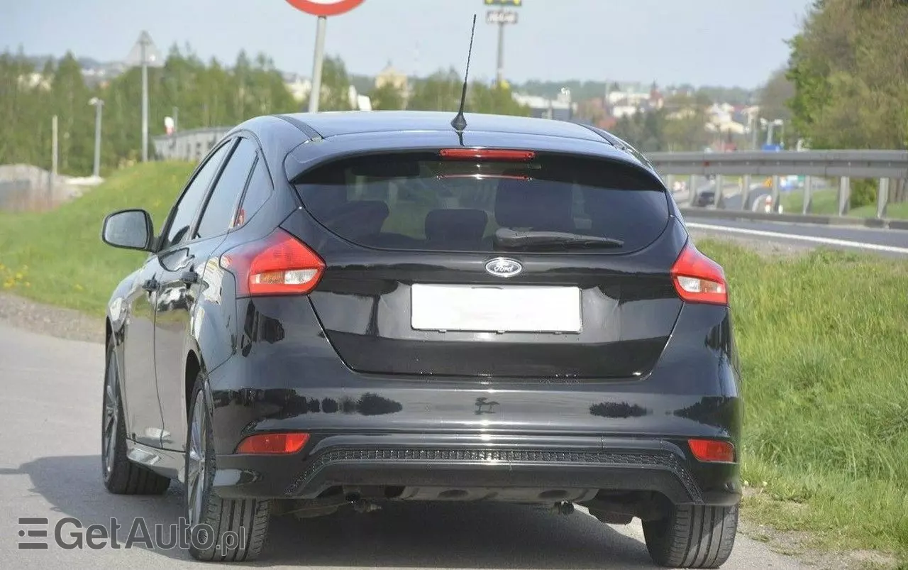 FORD Focus 1.0 EcoBoost ST-Line Black ASS