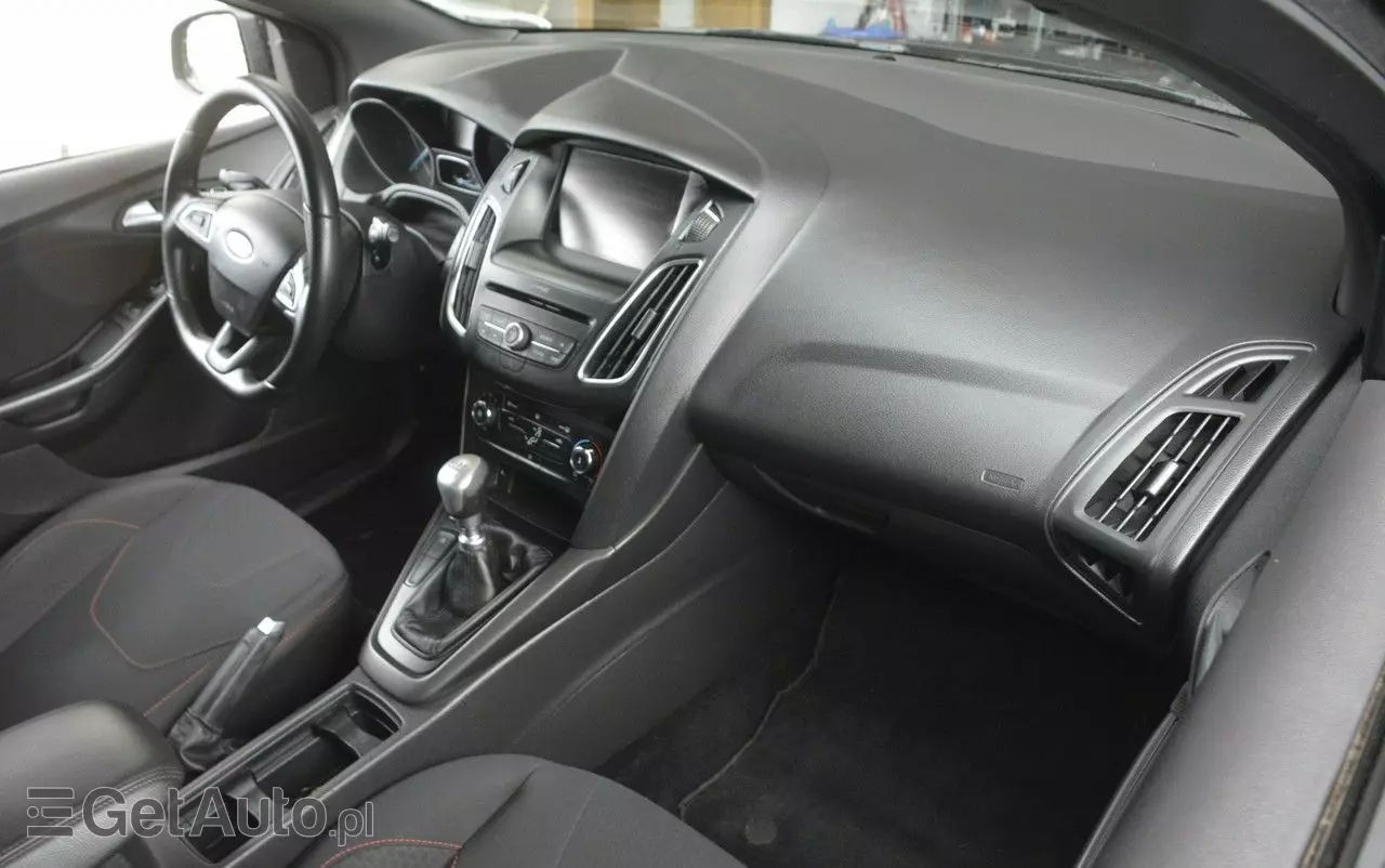 FORD Focus 1.0 EcoBoost ST-Line Black ASS