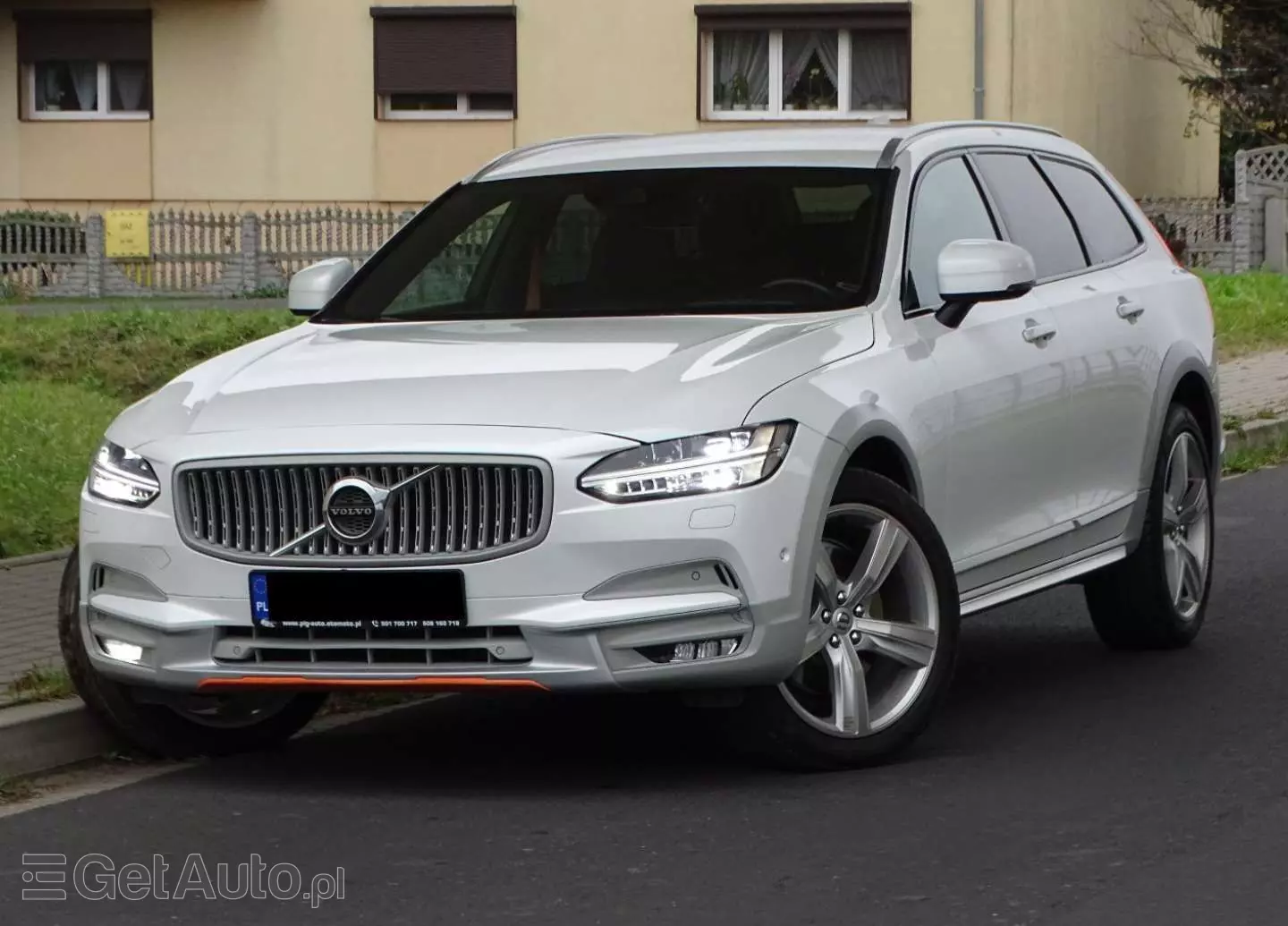 VOLVO V90 Cross Country 