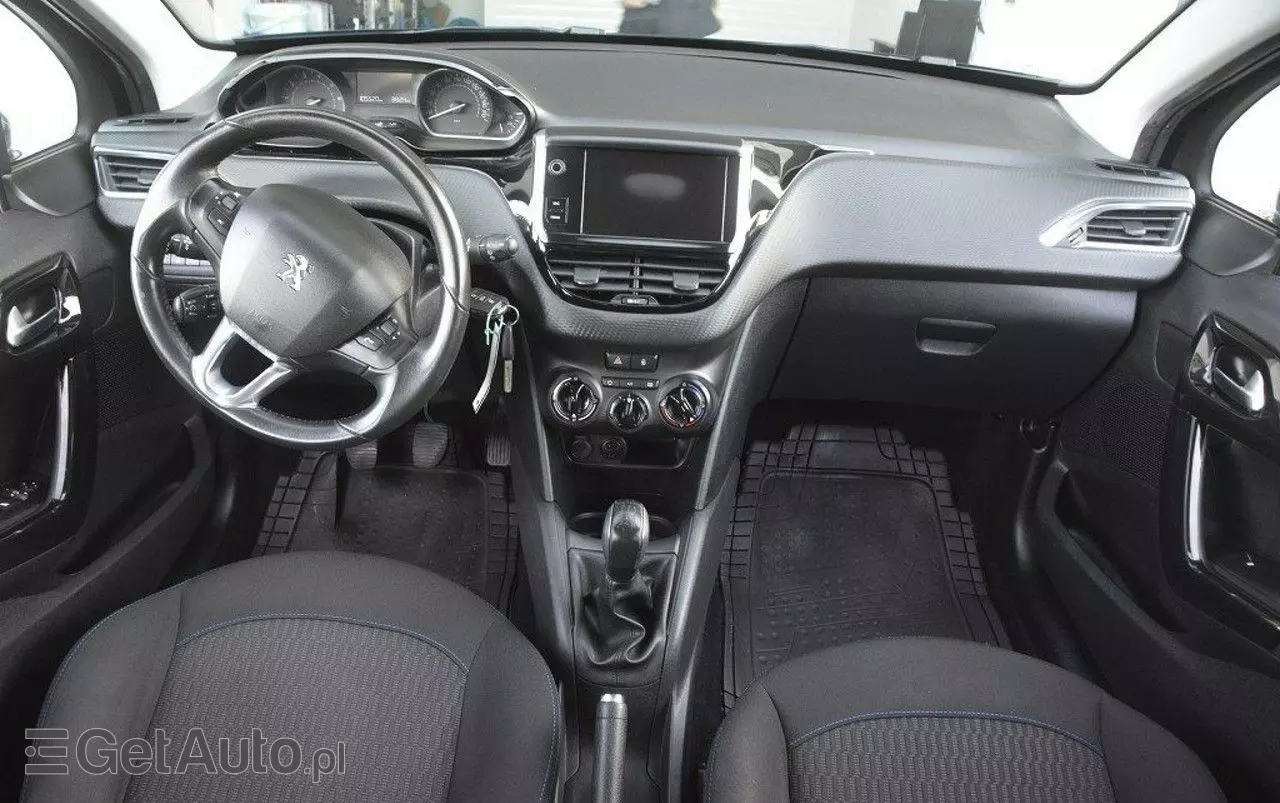 PEUGEOT 208 1.2 PureTech Style