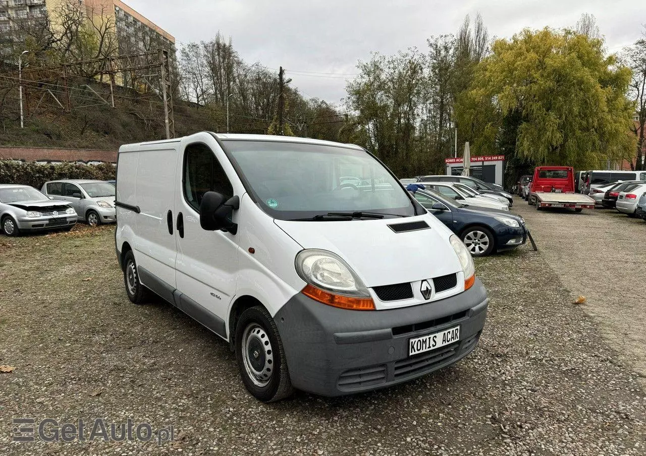 RENAULT Trafic 