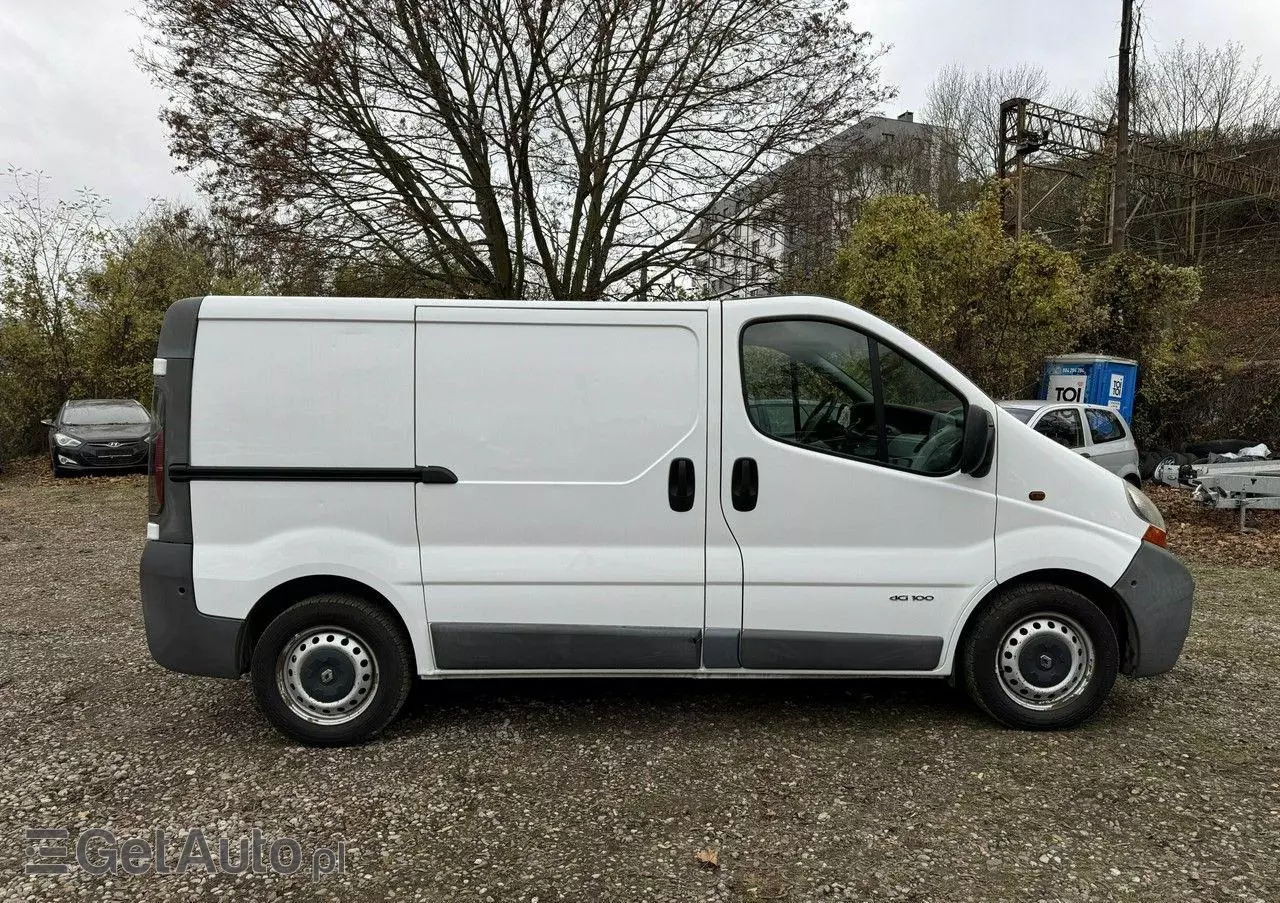 RENAULT Trafic 