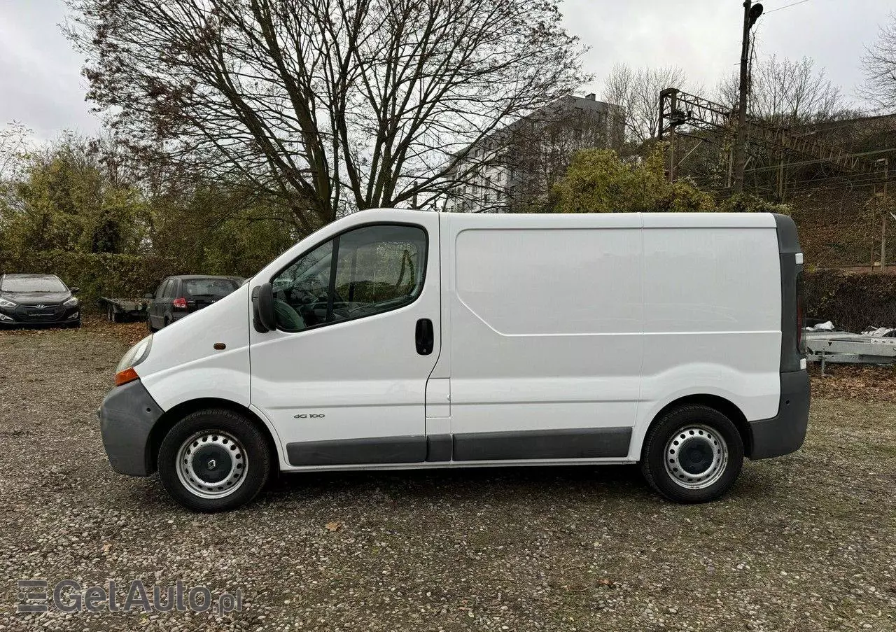 RENAULT Trafic 