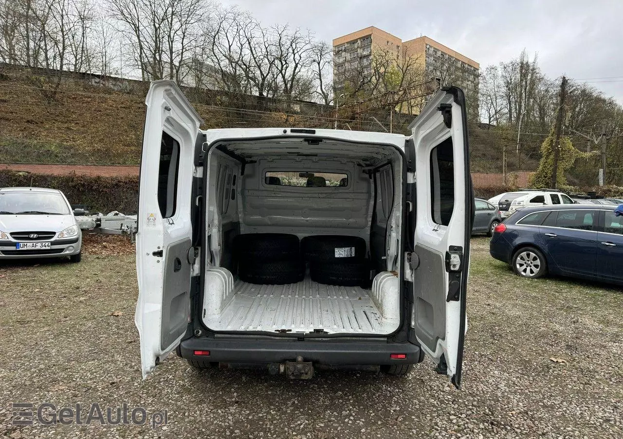 RENAULT Trafic 