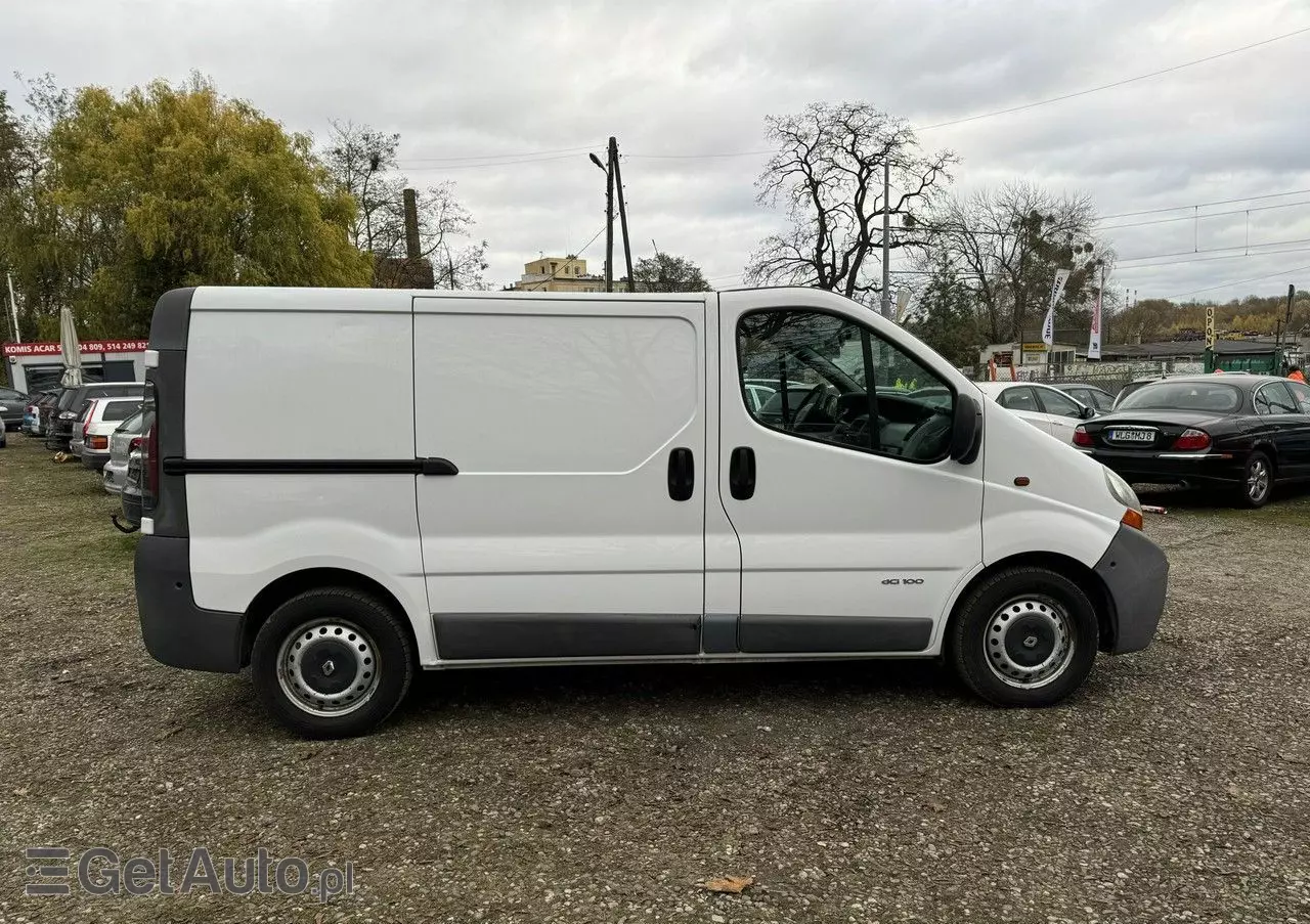 RENAULT Trafic 