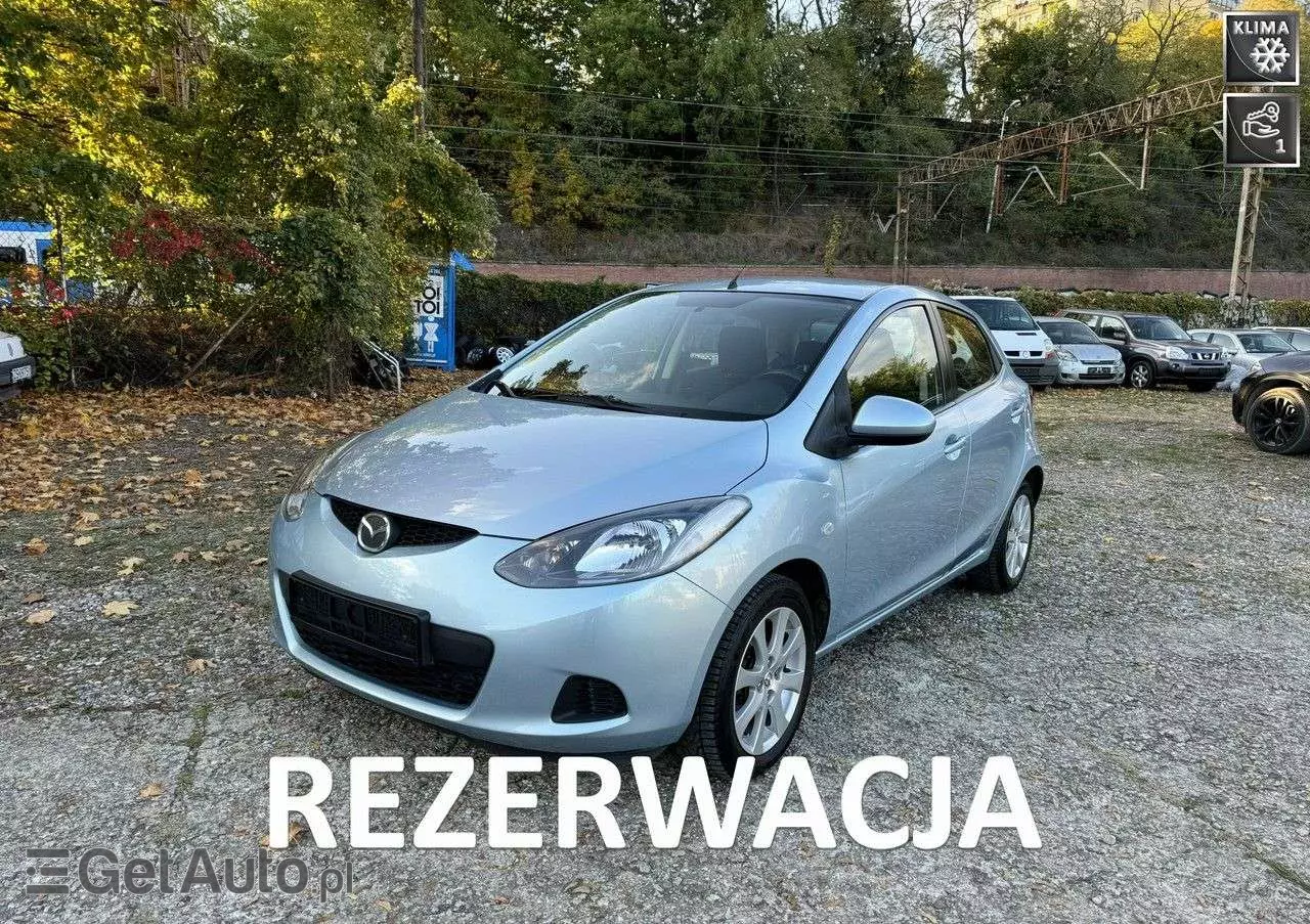 MAZDA 2 