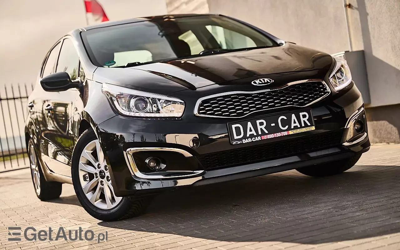 KIA Ceed 1.4 CVVT ISG UEFA EURO 2016