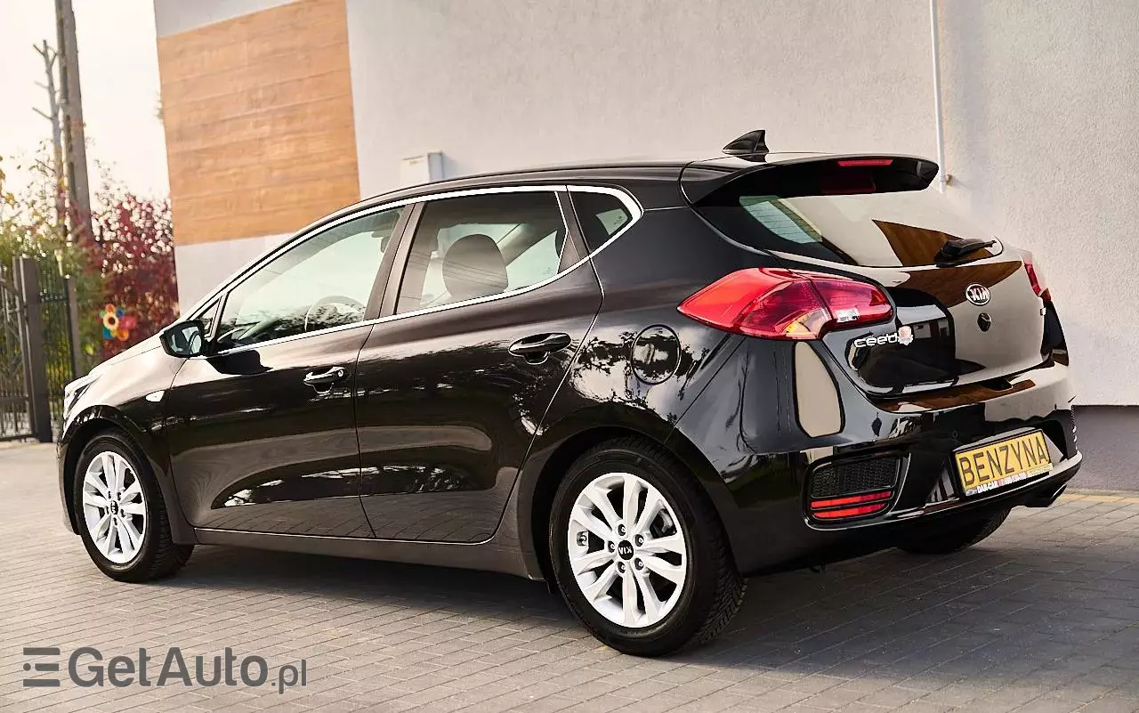 KIA Ceed 1.4 CVVT ISG UEFA EURO 2016