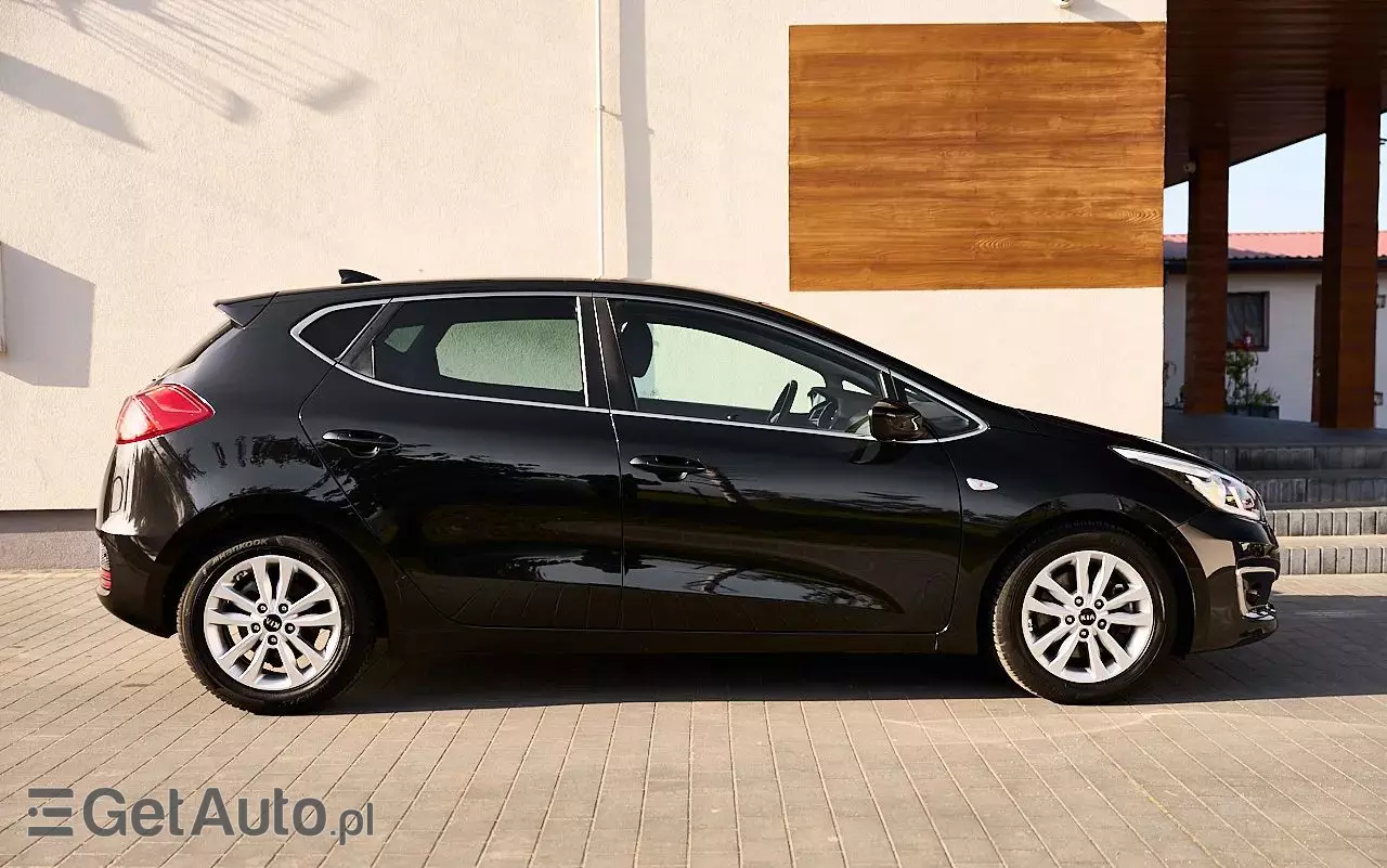 KIA Ceed 1.4 CVVT ISG UEFA EURO 2016