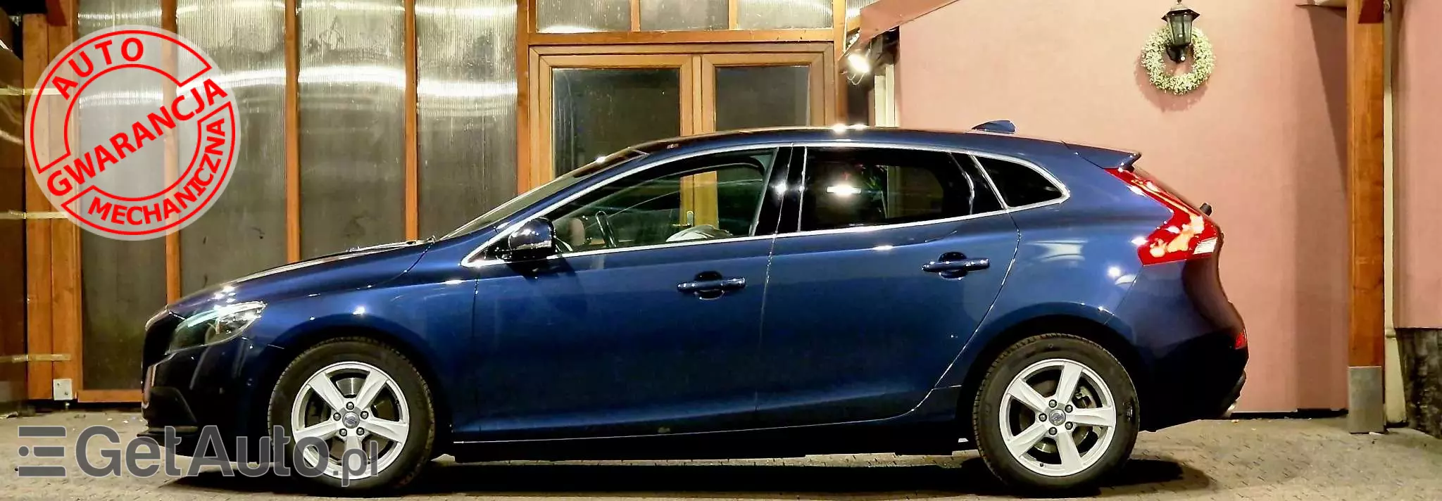 VOLVO V40 D4 Momentum