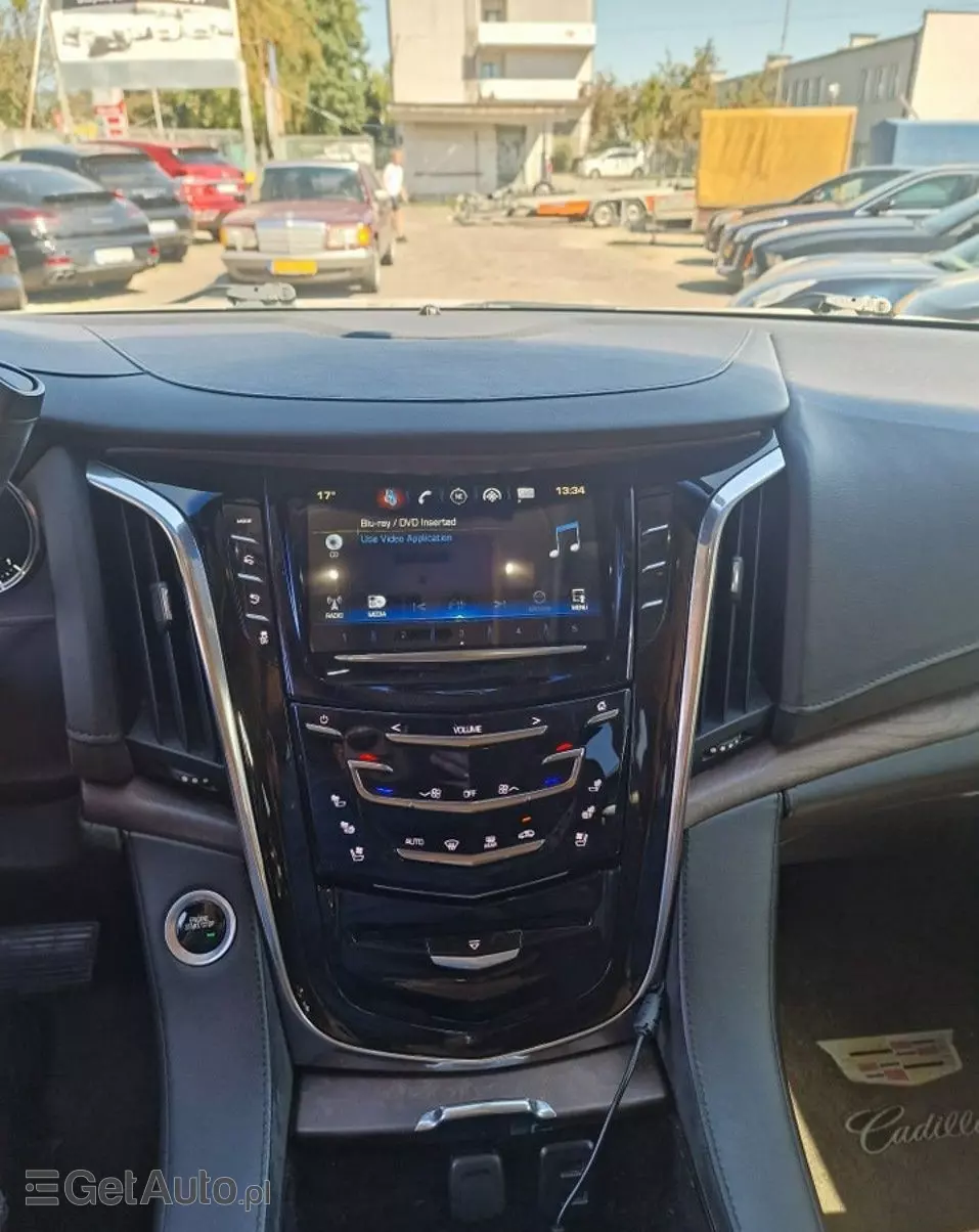 CADILLAC Escalade 