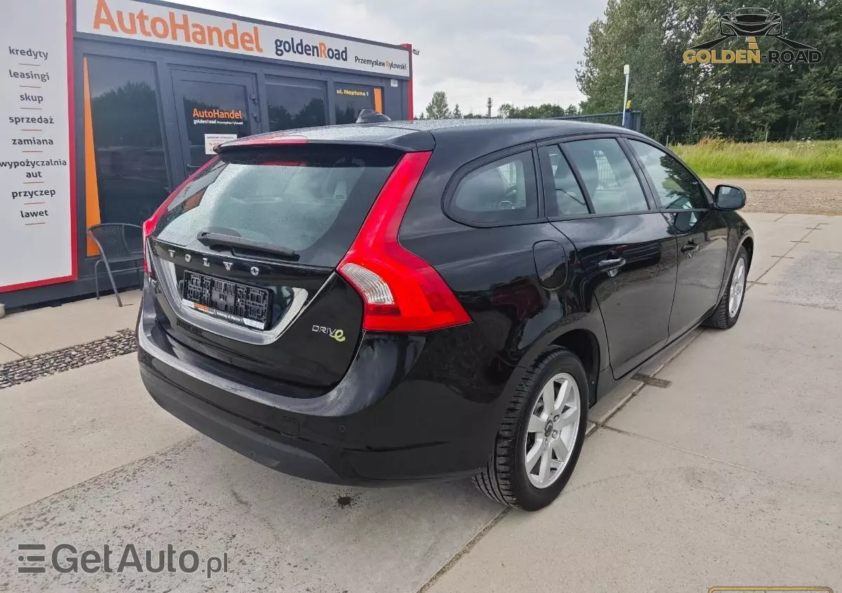 VOLVO V60 