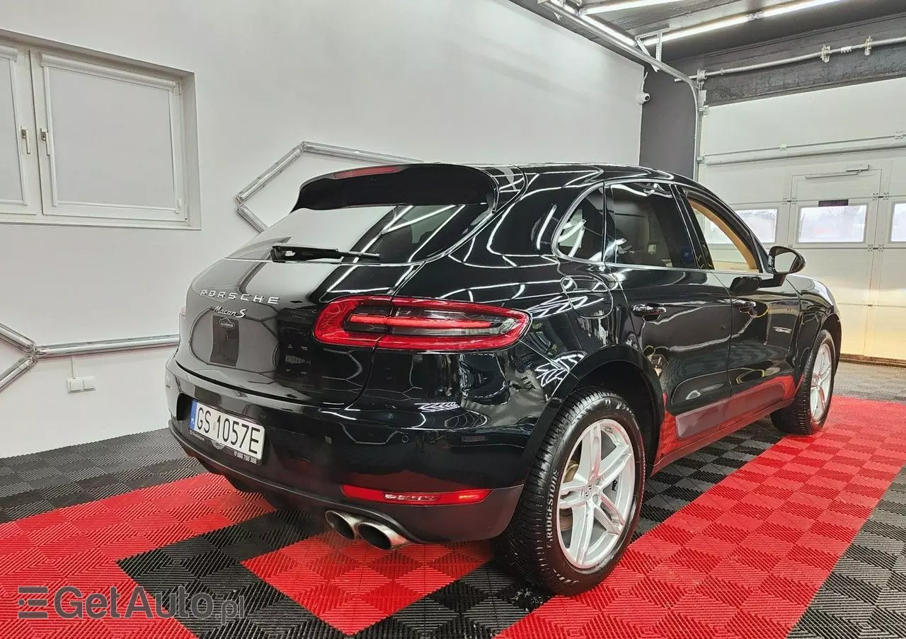 PORSCHE Macan S