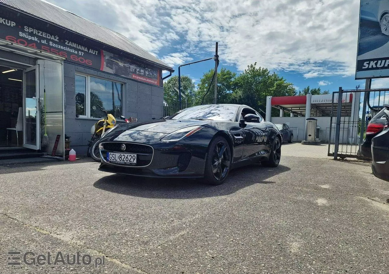 JAGUAR F-Type 2.0 Turbo Chequered Flag