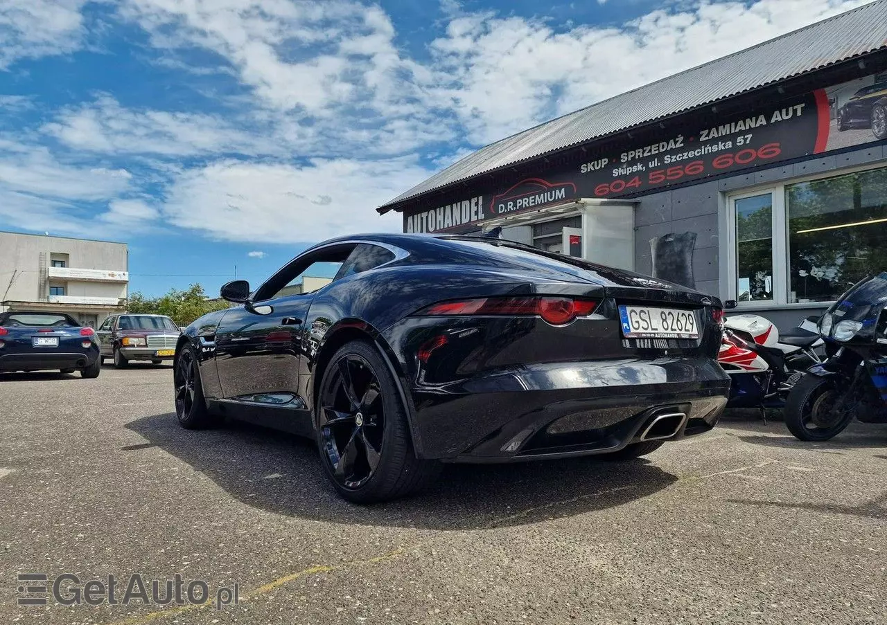 JAGUAR F-Type 2.0 Turbo Chequered Flag