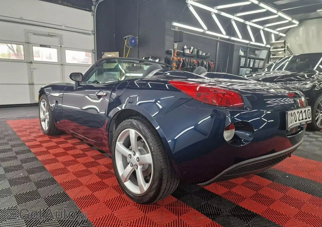 PONTIAC Solstice 