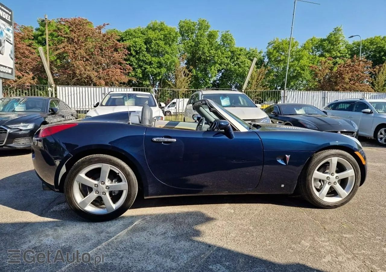 PONTIAC Solstice 