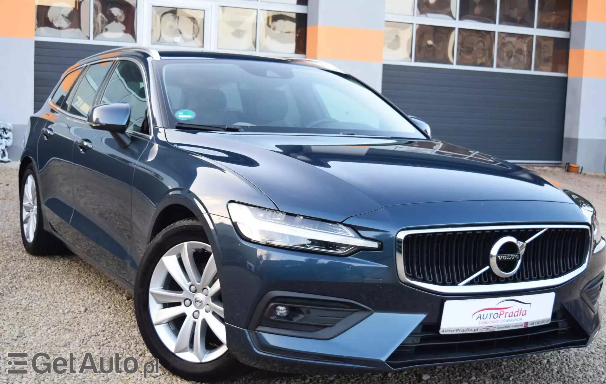 VOLVO V60 D3 Drive-E Dynamic Edition (Momentum)