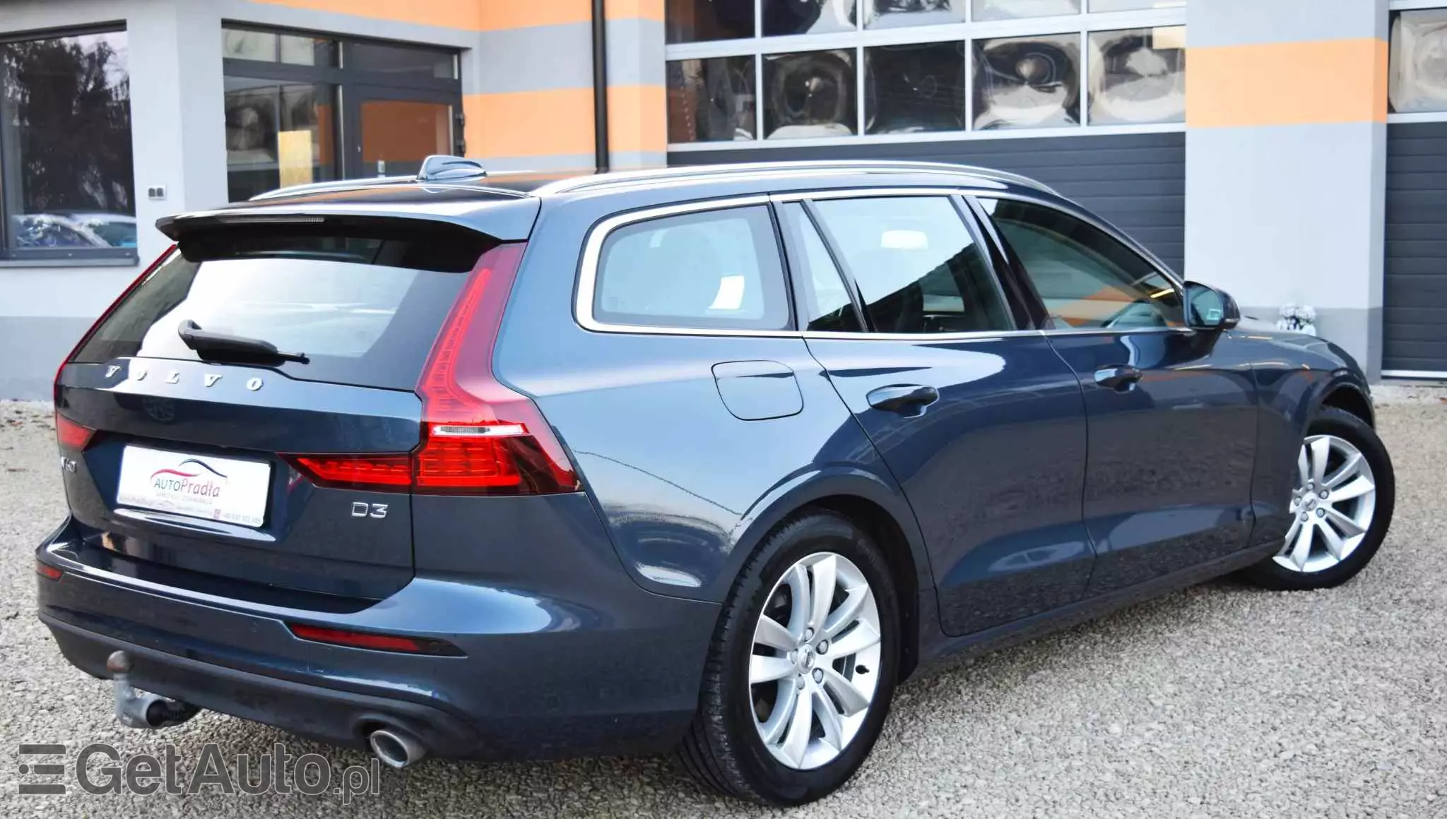 VOLVO V60 D3 Drive-E Dynamic Edition (Momentum)