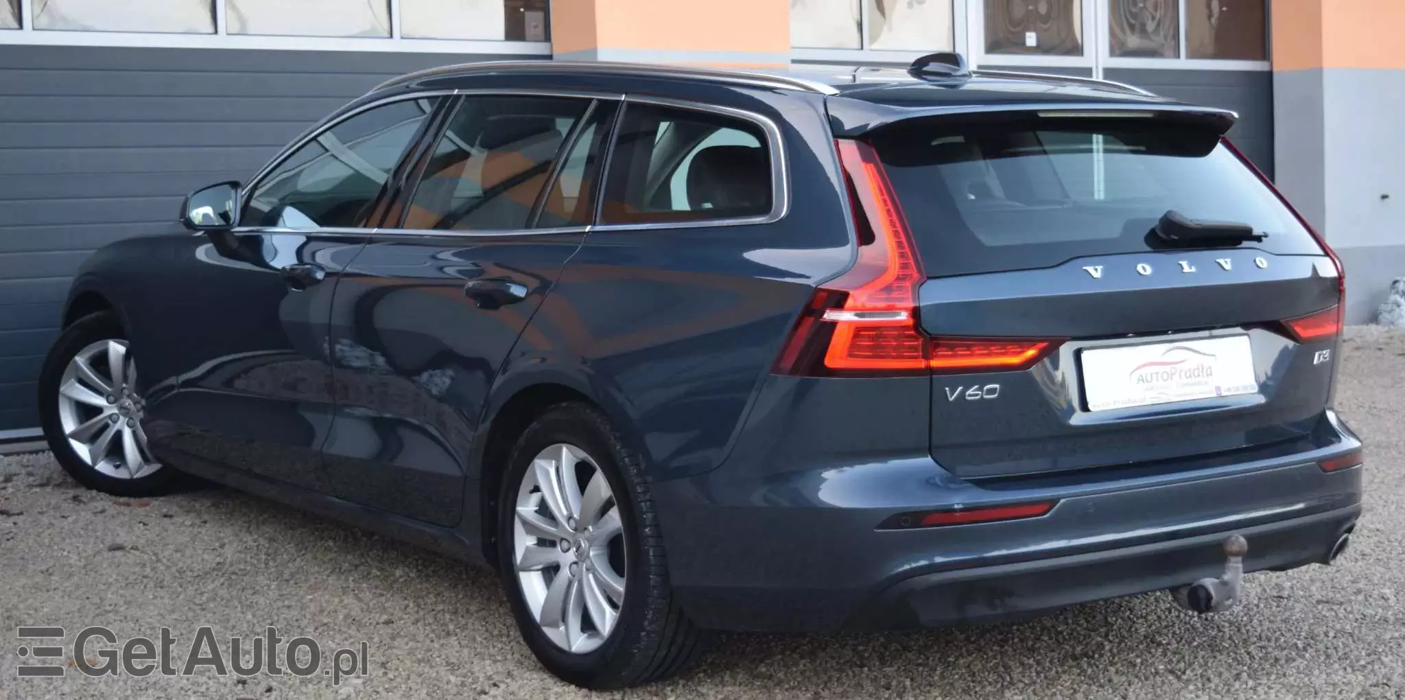 VOLVO V60 D3 Drive-E Dynamic Edition (Momentum)