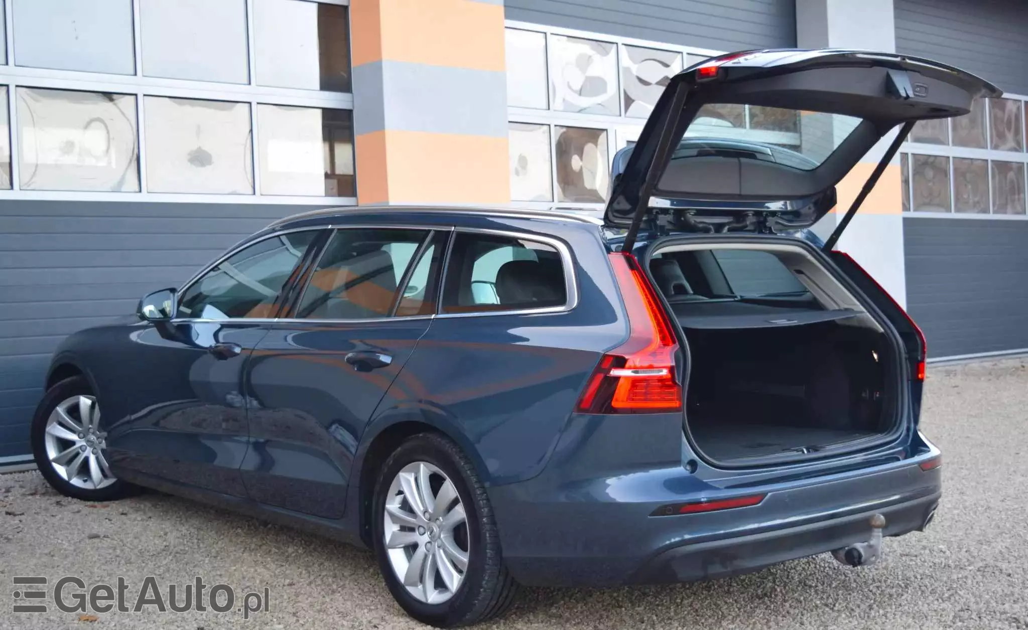 VOLVO V60 D3 Drive-E Dynamic Edition (Momentum)