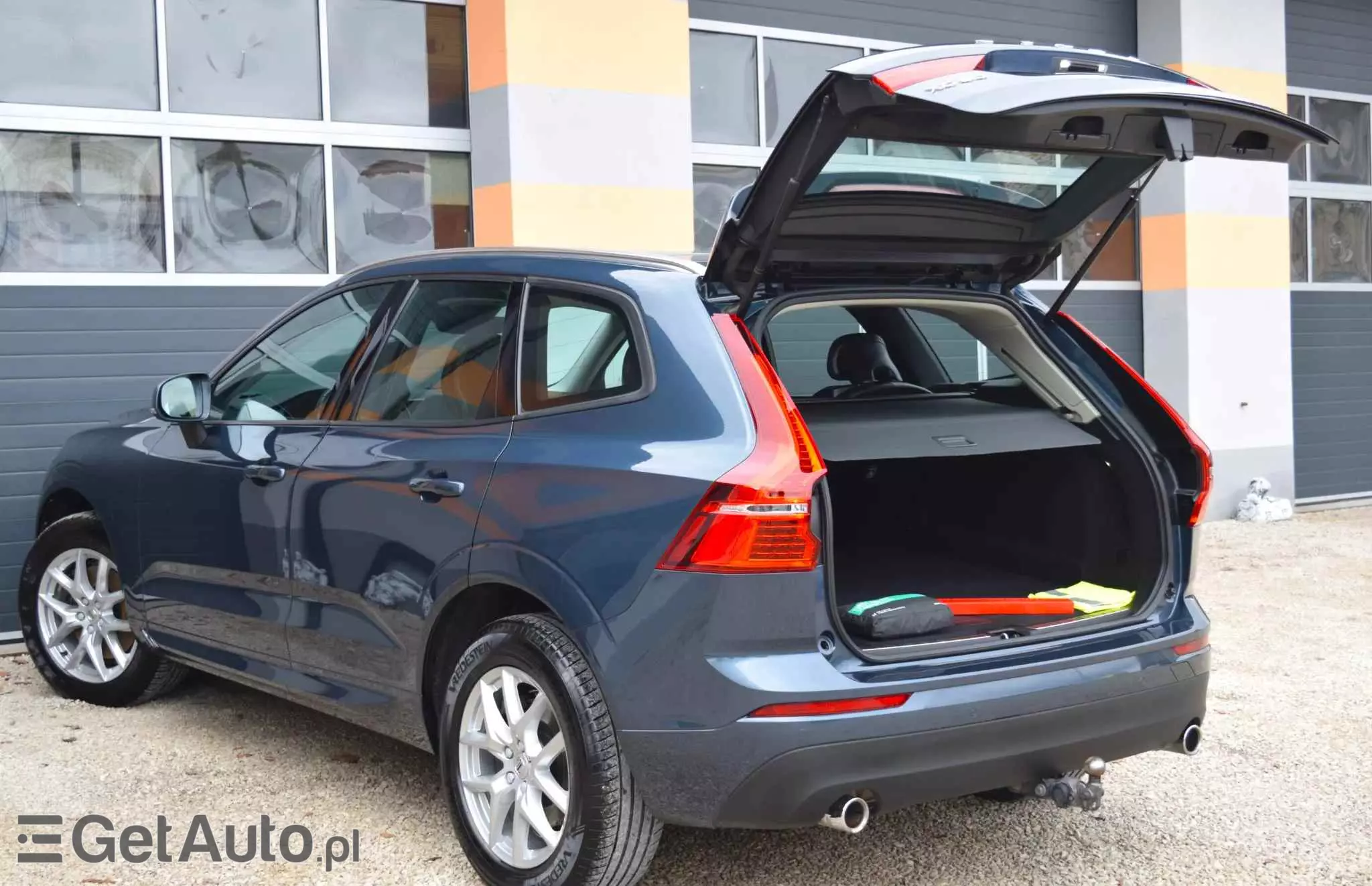 VOLVO XC 60 D3 Momentum Pro