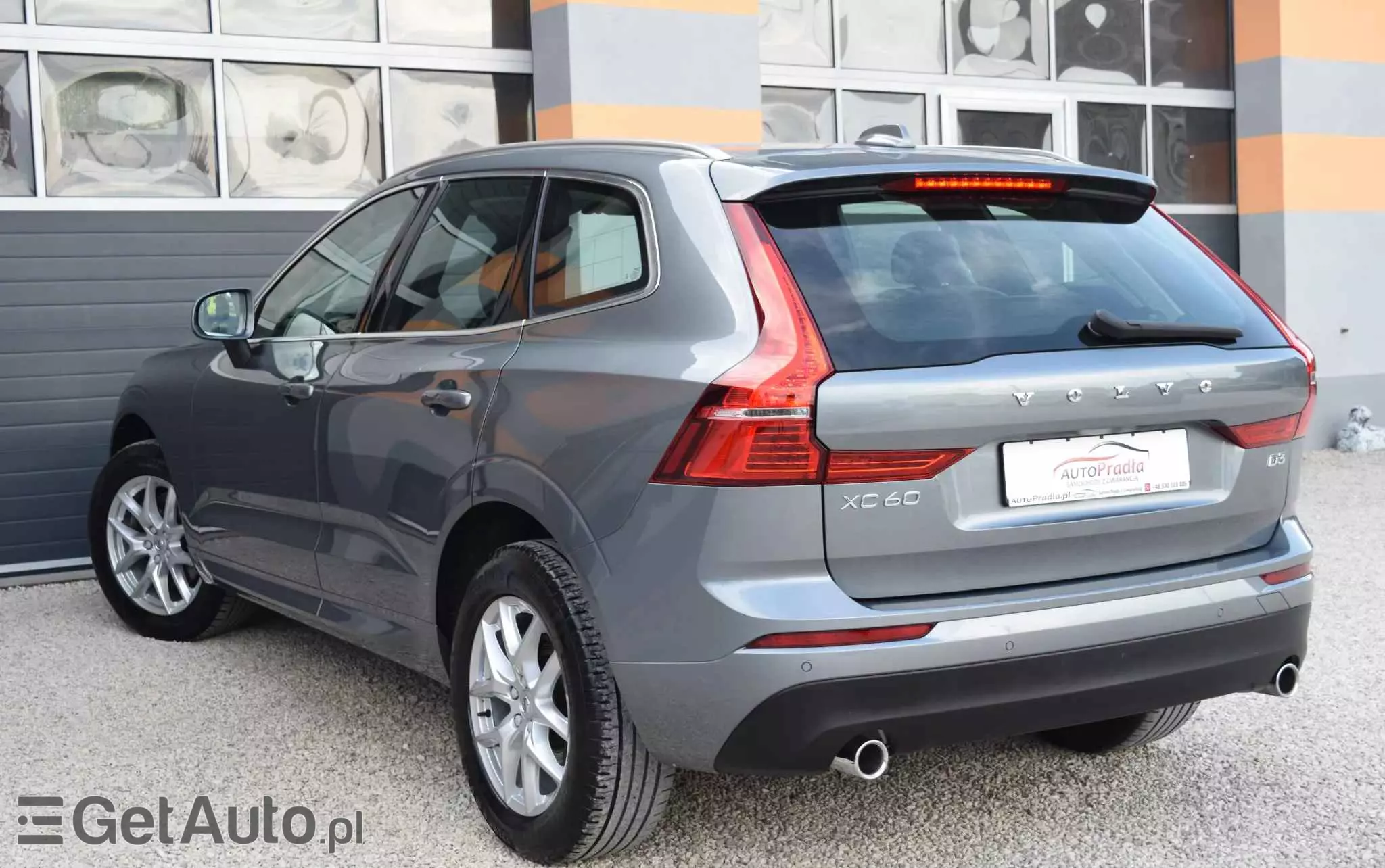 VOLVO XC 60 D3 Momentum Pro