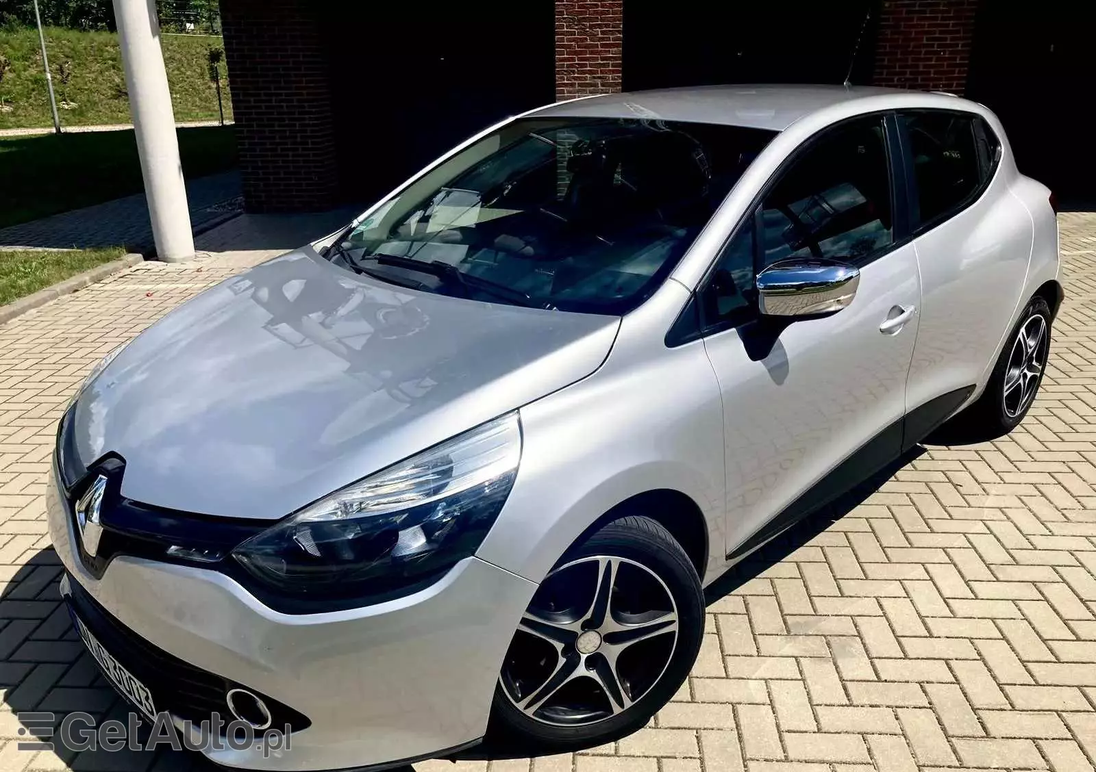 RENAULT Clio TCe 90 INTENS