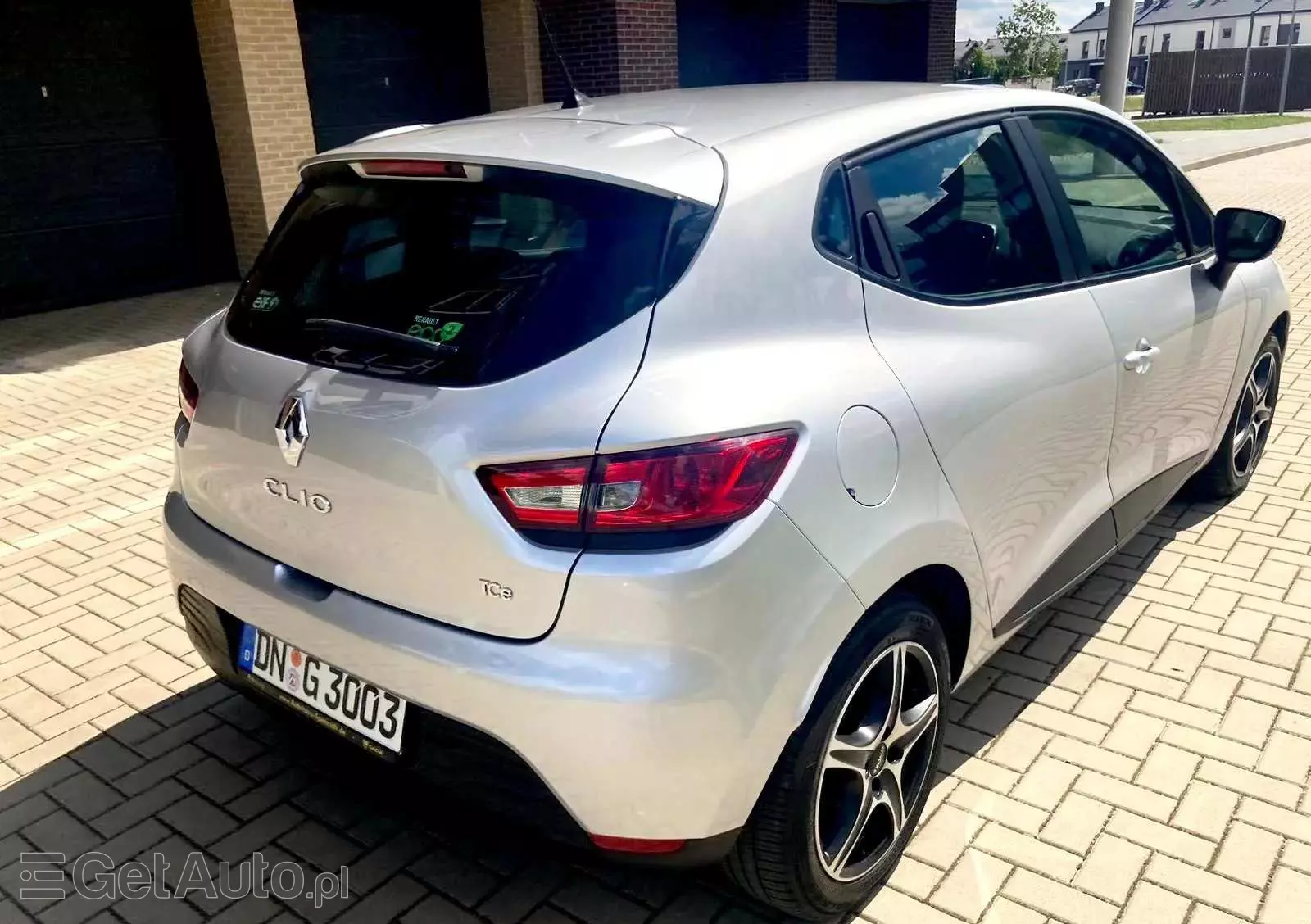 RENAULT Clio TCe 90 INTENS