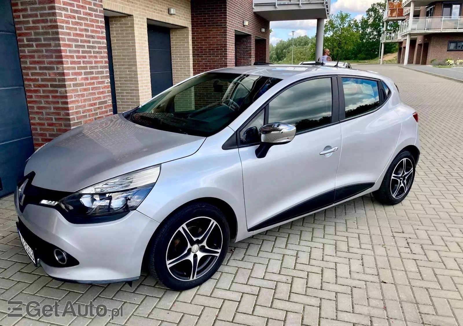 RENAULT Clio TCe 90 INTENS