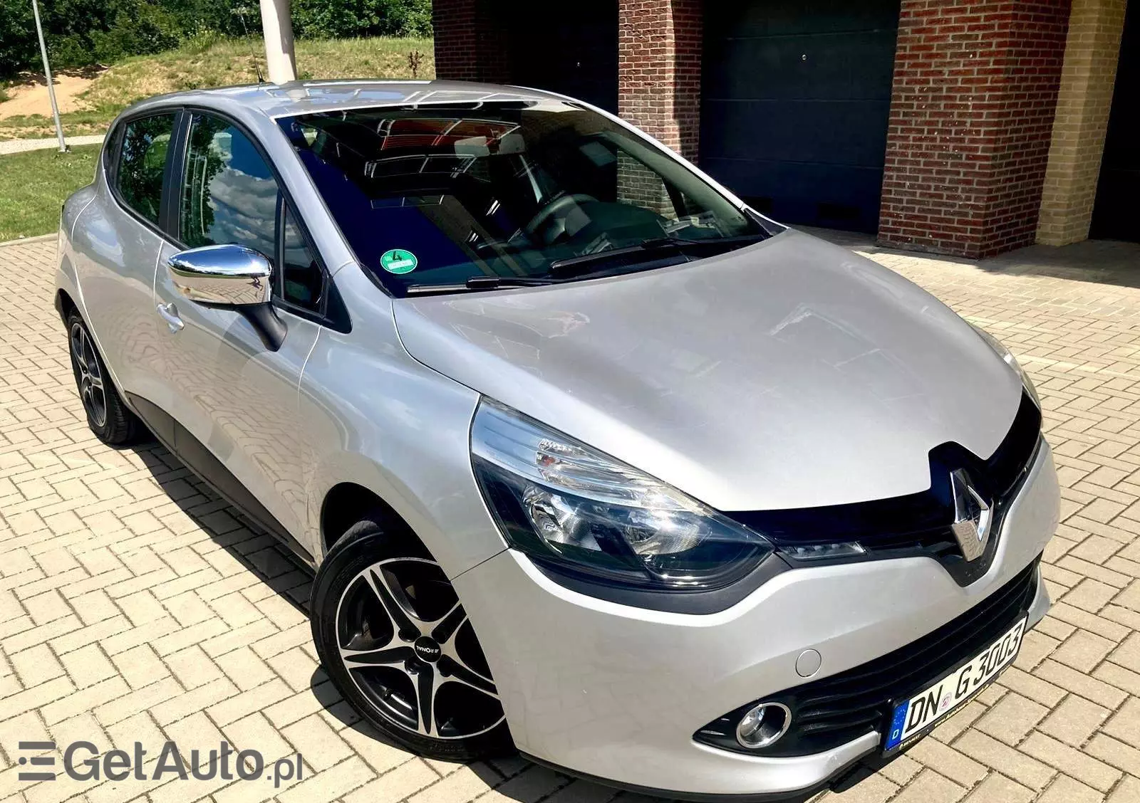 RENAULT Clio TCe 90 INTENS