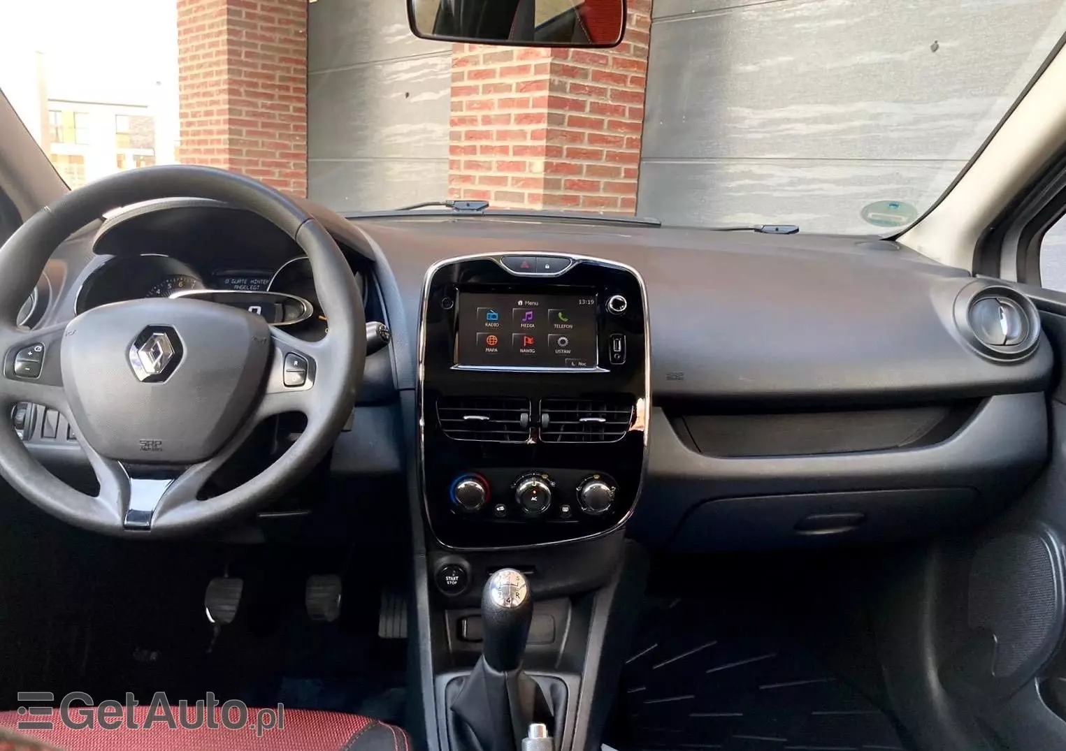 RENAULT Clio TCe 90 INTENS