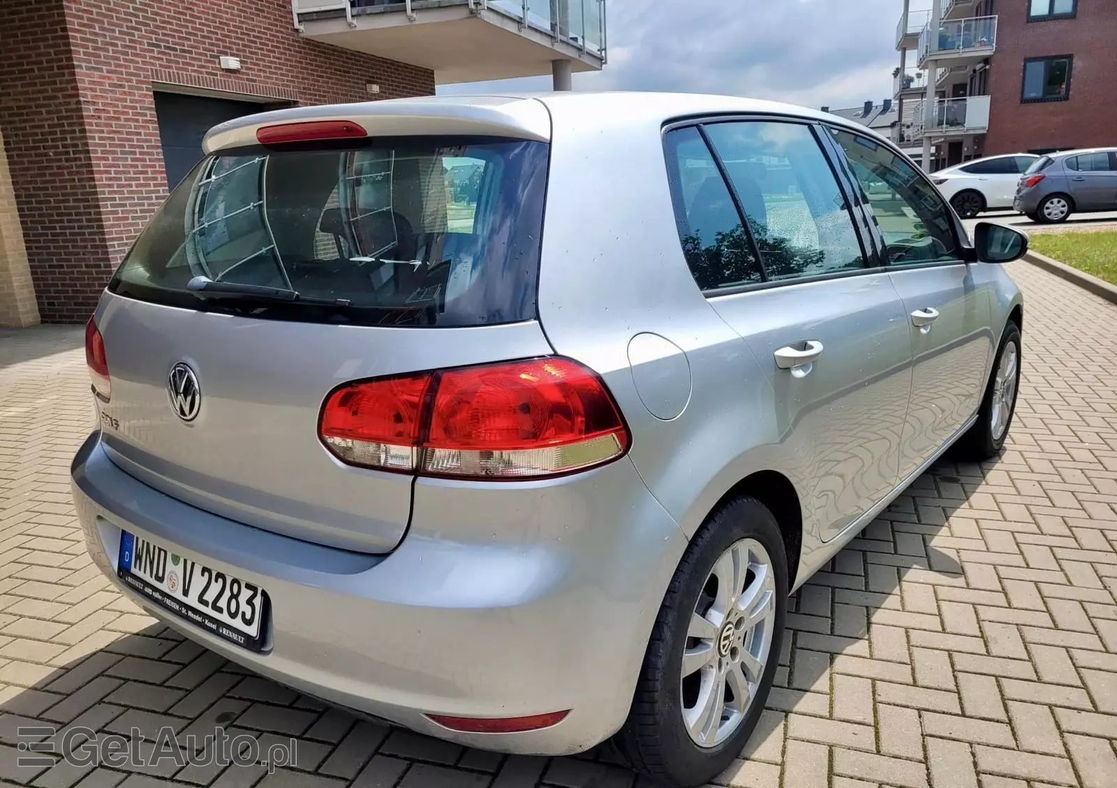 VOLKSWAGEN Golf 