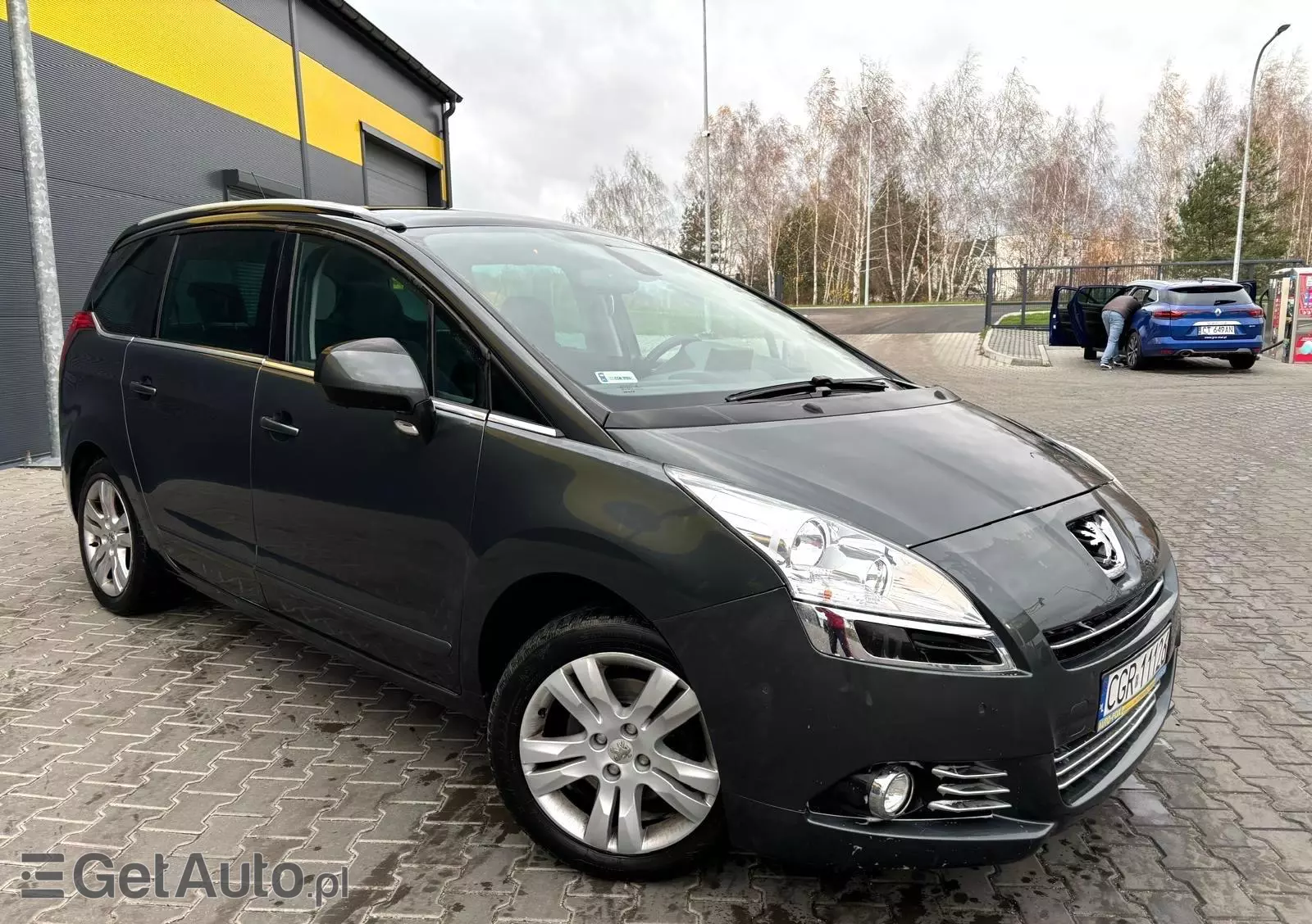 PEUGEOT 5008 